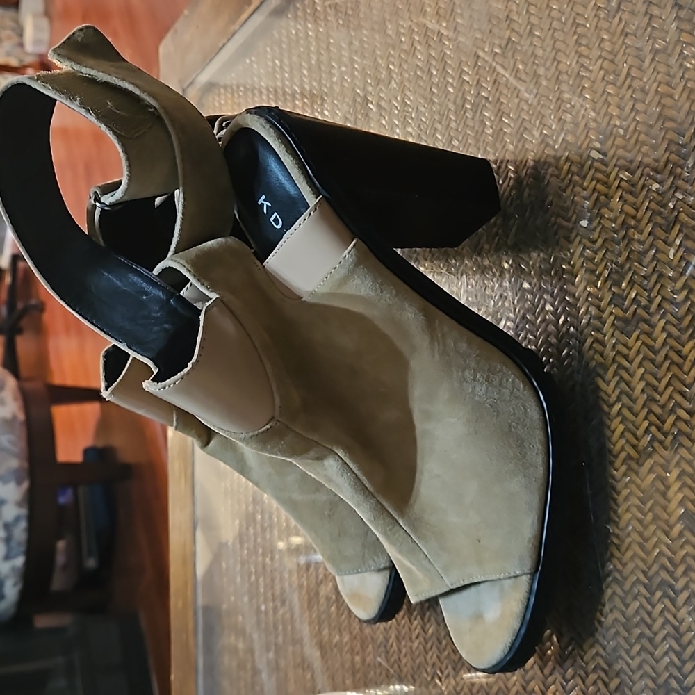 KDB shoes - 8.5 - Picture 3 of 7